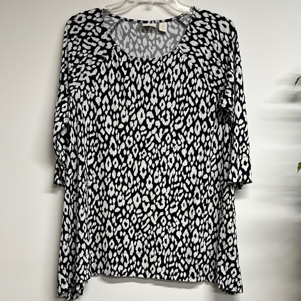 Chico's Black and White 3/4 Sleeve Top